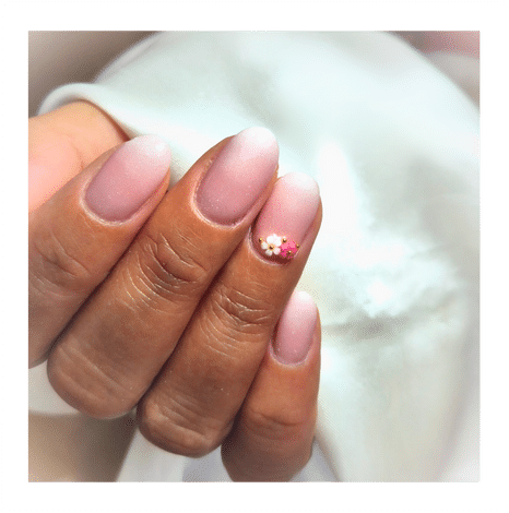 pose d'ongles en semi permanent les ongles de margotte